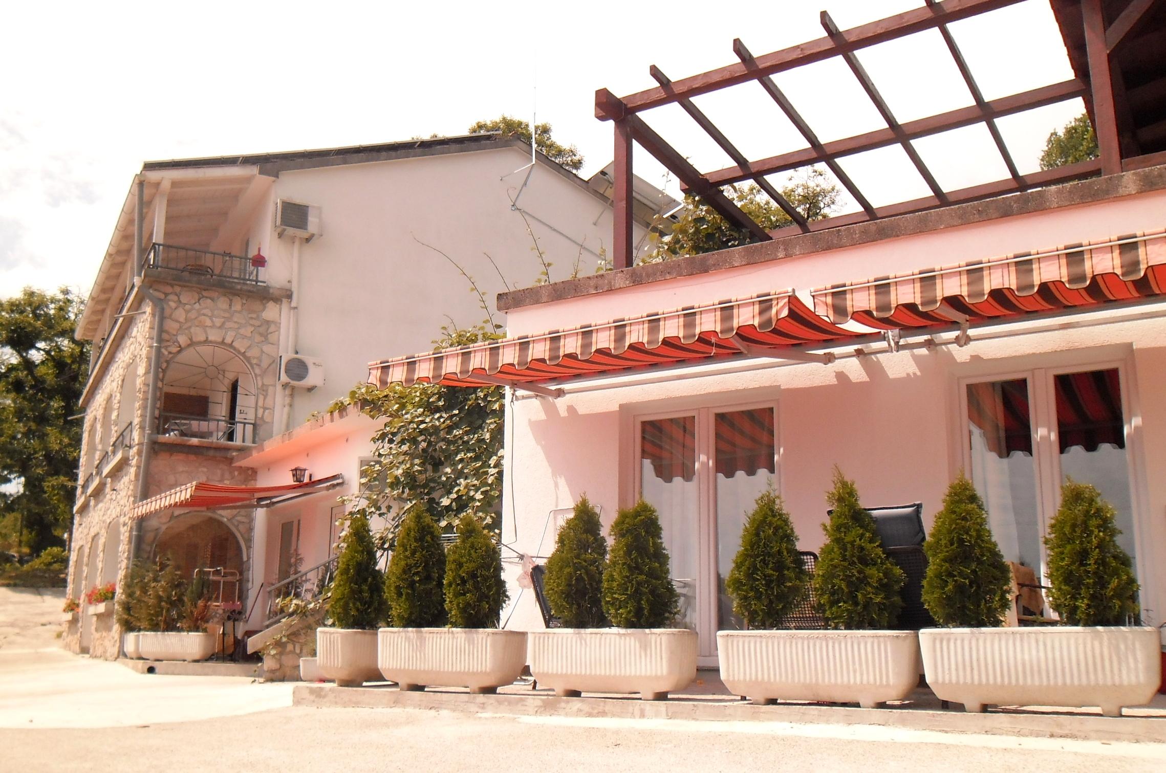 Kestenovi Dvori Apartman Abbázia