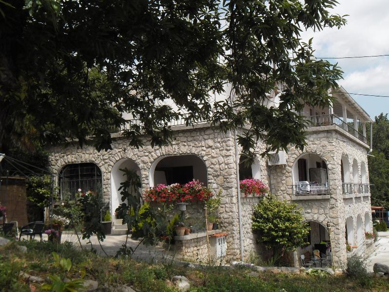 Kestenovi Dvori Apartman *